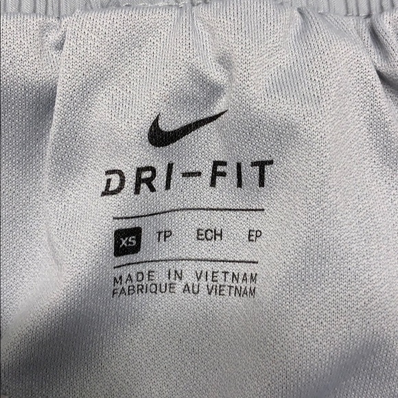 Women’s Nike Shorts - Picture 3 of 3